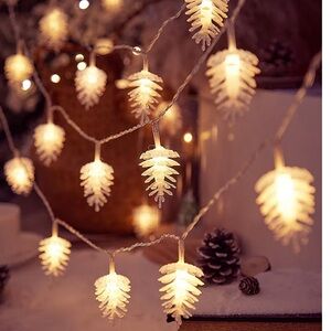 Pinecone String Lights 16FT 40 LED
Clear Pine Cone String Lights Battery Powered